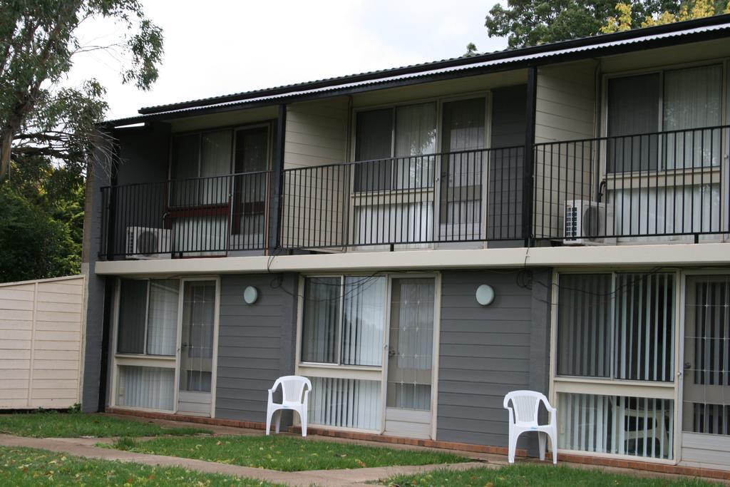 Blayney Leumeah Motel Exterior foto