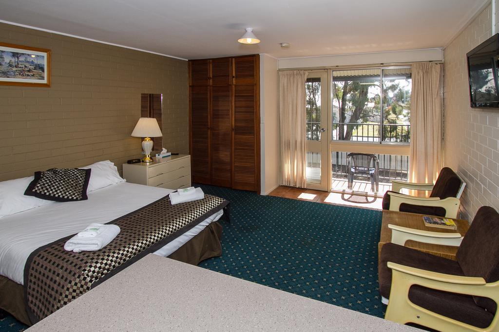 Blayney Leumeah Motel Exterior foto